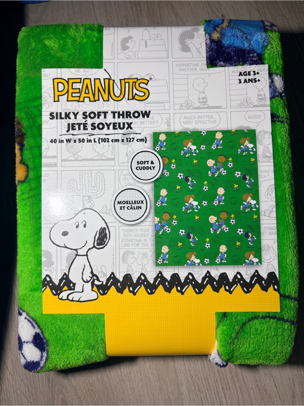 Peanuts Soccer Throw Blanket Snoopy Charlie Brown Green 40x50 NWT